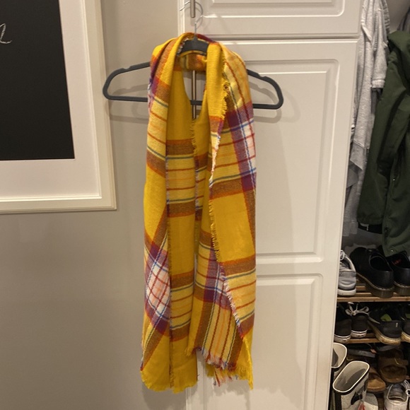 Old Navy Scarf Never Worn - Picture 3 of 3